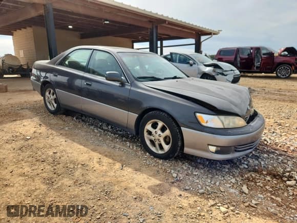 ✅ 2000 Lexus ES 300 • VIN: JT8BF28G5Y0277239 • Lot: 89916145. Wystawiony na Copart z przebiegiem 280 303 mil. Bezpłatny archiwum sprzedaży aukcyjnych z USA i szczegółowy raport historii pojazdu na DreamBid. Zdjęcie 4.