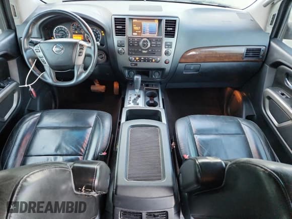 ✅ 2015 Nissan Armada Platinum • VIN: 5N1BA0ND9FN613131 • Лот: 85510215. Опубликован ранее на Copart с пробегом 225 320 миль. Бесплатный доступ к архиву аукционных продаж из США и подробный отчёт об истории автомобиля на DreamBid. Изображение 8.