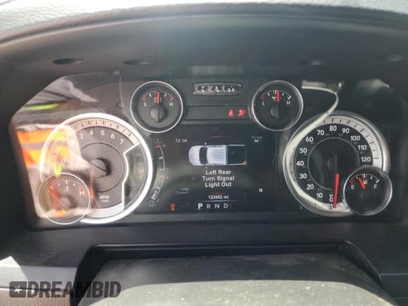 ✅ 2015 Ram 1500 Sport • VIN: 3C6JR6CT8FG687324 • Lot: 56992605. Listed on Copart with 123,952 mi. Free auction sales archive from the USA and detailed vehicle history report at DreamBid. Image 9.