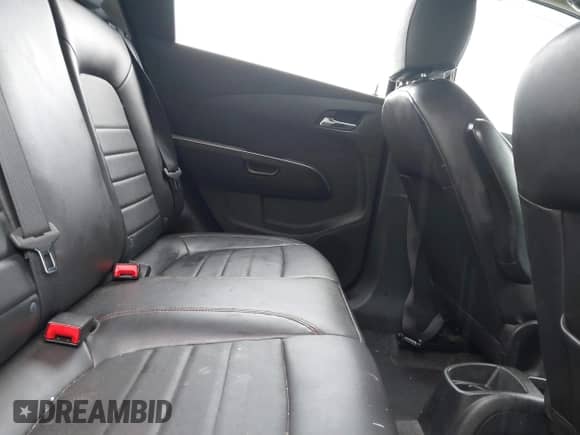 ✅ 2013 Chevrolet Sonic RS • VIN: 1G1JG6SB3D4171981 • Lot: 41207255. Wystawiony na IAAI z przebiegiem 252 056 mil mil. Skorzystaj z bezpłatnego archiwum sprzedaży aukcyjnych z USA i zobacz szczegółowy raport historii pojazdu na DreamBid. Zdjęcie 8.