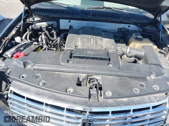 ✅ 2007 Lincoln Navigator • VIN: 5LMFU27577LJ08290 • Lot: 43266950. Wystawiony na IAAI z przebiegiem 193 875 mil. Bezpłatny archiwum sprzedaży aukcyjnych z USA i szczegółowy raport historii pojazdu na DreamBid. Zdjęcie 10.