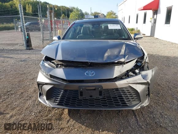 ✅ 2025 Toyota Camry LE • VIN: 4T1DBADK6SU528646 • Lot: 43309386. Listed on IAAI with 7,562 mi. Free auction sales archive from the USA and detailed vehicle history report at DreamBid. Image 12.