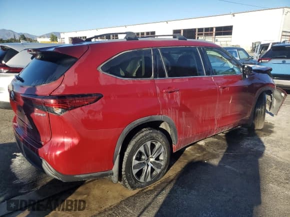 ✅ 2022 Toyota Highlander Hybrid XLE • VIN: 5TDHBRCH3NS552079 • Lot: 85768655. Listed on Copart with 33,979 mi. Free auction sales archive from the USA and detailed vehicle history report at DreamBid. Image 3.