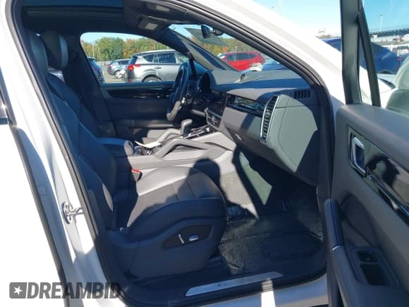 ✅ 2021 Porsche Cayenne • VIN: WP1AA2AY7MDA02911 • Лот: 43463062. Опубликован ранее на IAAI с пробегом 41 138 миль. Бесплатный доступ к архиву аукционных продаж из США и подробный отчёт об истории автомобиля на DreamBid. Изображение 5.