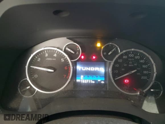 ✅ 2016 Toyota Tundra SR5 • VIN: 5TFDY5F14GX565098 • Лот: 86274975. Опубликован ранее на Copart с пробегом 193 711 миль. Бесплатный доступ к архиву аукционных продаж из США и подробный отчёт об истории автомобиля на DreamBid. Изображение 9.