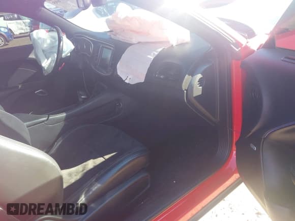 ✅ 2016 Dodge Challenger R/T Scat Pack • VIN: 2C3CDZFJ0GH329927 • Lot: 43537695. Wystawiony na IAAI z przebiegiem 108 213 mil. Bezpłatny archiwum sprzedaży aukcyjnych z USA i szczegółowy raport historii pojazdu na DreamBid. Zdjęcie 5.