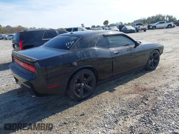 ✅ 2008 Dodge Challenger SRT-8 • VIN: 2B3LJ74W88H182914 • Lot: 43649842. Listed on IAAI with 216,038 mi. Free auction sales archive from the USA and detailed vehicle history report at DreamBid. Image 4.