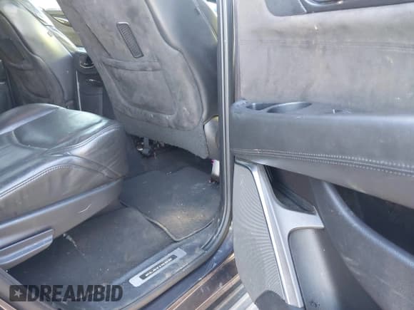 ✅ 2016 Cadillac Escalade Platinum • VIN: 1GYS4DKJ5GR119009 • Lot: 43718664. Listed on IAAI with 152,993 mi. Free auction sales archive from the USA and detailed vehicle history report at DreamBid. Image 5.