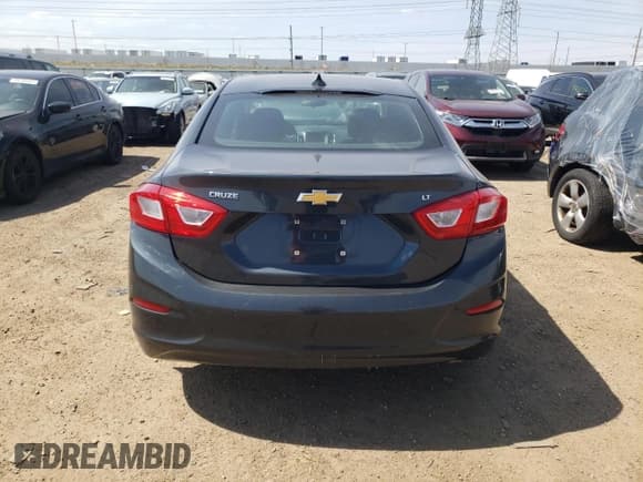 ✅ 2017 Chevrolet Cruze LT • VIN: 1G1BE5SM8H7214821 • Lot: 46473833. Listed on Copart with Not provided. Free auction sales archive from the USA and detailed vehicle history report at DreamBid. Image 6.