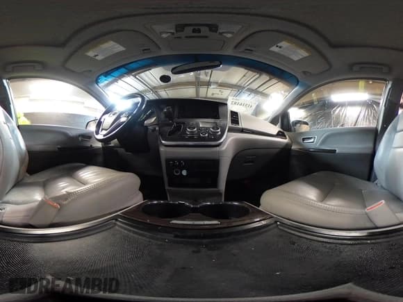 ✅ 2017 Toyota Sienna XLE • VIN: 5TDDZ3DC5HS164964 • Lot: 41516182. Listed on IAAI with 62,287 mi. Free auction sales archive from the USA and detailed vehicle history report at DreamBid. Image 18.