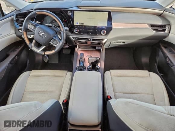 ✅ 2024 Lexus RX 350 Luxury • VIN: 2T2BAMCA2RC061236 • Lot: 94712645. Wystawiony na Copart z przebiegiem 16 000 mil. Bezpłatny archiwum sprzedaży aukcyjnych z USA i szczegółowy raport historii pojazdu na DreamBid. Zdjęcie 8.