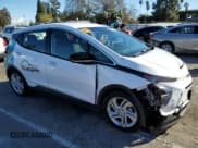 ✅ 2023 Chevrolet Bolt EV 1LT • VIN: 1G1FW6S04P4127497 • Lot: 39827514. Wystawiony na Copart z przebiegiem 4 499 mil. Bezpłatny archiwum sprzedaży aukcyjnych z USA i szczegółowy raport historii pojazdu na DreamBid. Zdjęcie 4.