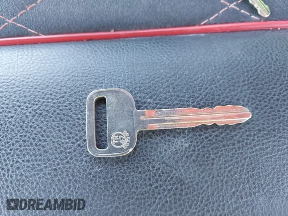 ✅ 1997 Toyota Camry LE • VIN: JT2BG22K1V0091035 • Лот: 41411208. Опубликован ранее на IAAI с пробегом 200 160 миль. Бесплатный доступ к архиву аукционных продаж из США и подробный отчёт об истории автомобиля на DreamBid. Изображение 11.