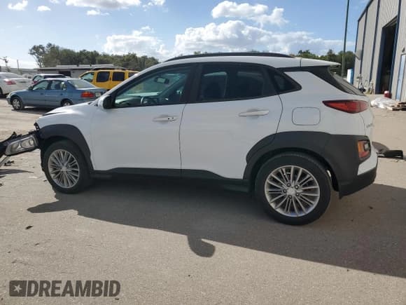 ✅ 2018 Hyundai Kona SEL • VIN: KM8K22AA0JU122272 • Лот: 73754573. Опубликован ранее на Copart с пробегом 68 264 миль. Бесплатный доступ к архиву аукционных продаж из США и подробный отчёт об истории автомобиля на DreamBid. Изображение 2.