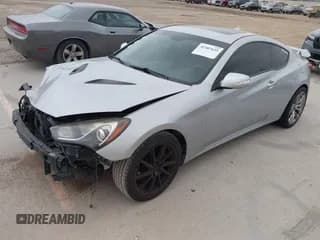✅ 2013 Hyundai Genesis Coupe Track • VIN: KMHHU6KJ6DU083587 • Lot: 42307625. Wystawiony na IAAI z przebiegiem 135 247 mil. Bezpłatny archiwum sprzedaży aukcyjnych z USA i szczegółowy raport historii pojazdu na DreamBid. Zdjęcie 2.