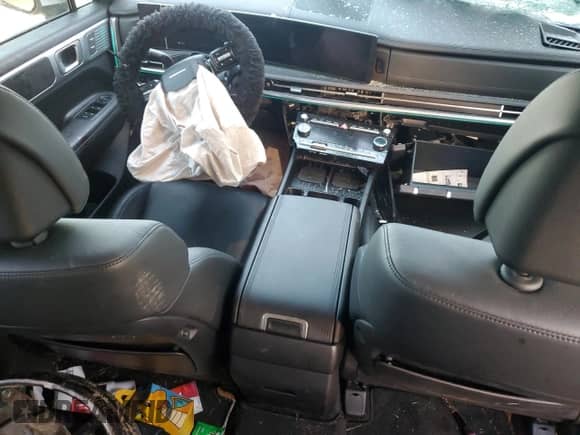 2024 Hyundai Santa Fe Limited с VIN 5NMP44GL6RH026741, выставлен на аукционе Copart как лот 44470155 с пробегом 13 814 миль миль и Списание • Salvage title. История ставок и продаж доступна на DreamBid. Изображение 8.