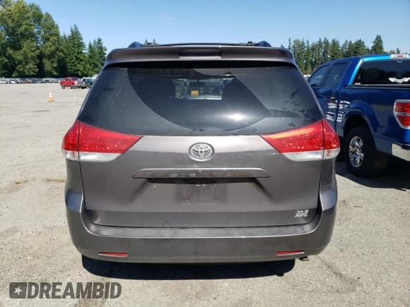 ✅ 2012 Toyota Sienna XLE • VIN: 5TDDK3DC5CS036642 • Lot: 60503325. Wystawiony na Copart z przebiegiem 199 097 mil. Bezpłatny archiwum sprzedaży aukcyjnych z USA i szczegółowy raport historii pojazdu na DreamBid. Zdjęcie 6.