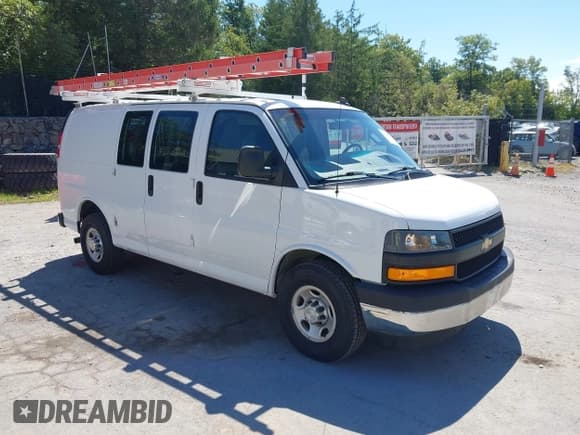 ✅ 2019 Chevrolet Express Cargo • VIN: 1GCWGAFG1K1195734 • Лот: 43028382. Опубликован ранее на IAAI с пробегом 74 555 миль. Бесплатный доступ к архиву аукционных продаж из США и подробный отчёт об истории автомобиля на DreamBid. Изображение 1.