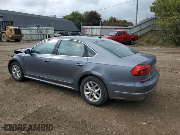 ✅ 2016 Volkswagen Passat S • VIN: 1VWAT7A34GC060365 • Лот: 86704055. Опубликован ранее на Copart с пробегом 123 678 миль. Бесплатный доступ к архиву аукционных продаж из США и подробный отчёт об истории автомобиля на DreamBid. Изображение 2.