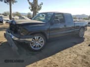 ✅ 2004 Chevrolet Silverado 1500 LS • VIN: 2GCEC19V541203977 • Лот: 72040194. Опубликован ранее на Copart с пробегом 247 805 миль. Бесплатный доступ к архиву аукционных продаж из США и подробный отчёт об истории автомобиля на DreamBid. Изображение 1.