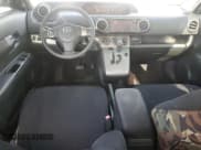 ✅ 2015 Scion xB • VIN: JTLZE4FE2FJ080167 • Lot: 71669125. Wystawiony na Copart z przebiegiem 102 263 mil. Bezpłatny archiwum sprzedaży aukcyjnych z USA i szczegółowy raport historii pojazdu na DreamBid. Zdjęcie 8.