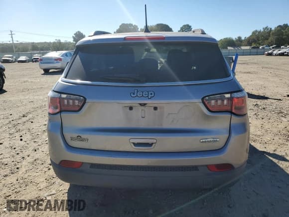 ✅ 2019 Jeep Compass Latitude • VIN: 3C4NJCBB6KT685968 • Lot: 86860365. Listed on Copart with 124,489 mi. Free auction sales archive from the USA and detailed vehicle history report at DreamBid. Image 6.