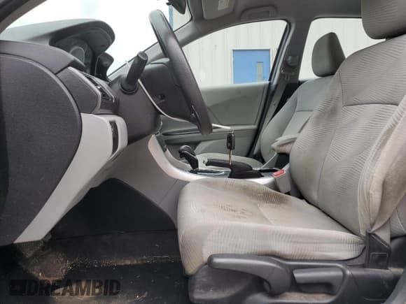 ✅ 2014 Honda Accord LX • VIN: 1HGCR2F38EA207416 • Lot: 92586755. Listed on Copart with 156,423 mi. Free auction sales archive from the USA and detailed vehicle history report at DreamBid. Image 7.