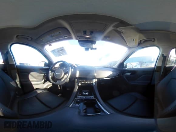 ✅ 2019 Jaguar F-Pace 25t • VIN: SADCS2FXXKA358277 • Lot: 41626419. Wystawiony na IAAI z przebiegiem 59 535 mil. Bezpłatny archiwum sprzedaży aukcyjnych z USA i szczegółowy raport historii pojazdu na DreamBid. Zdjęcie 18.