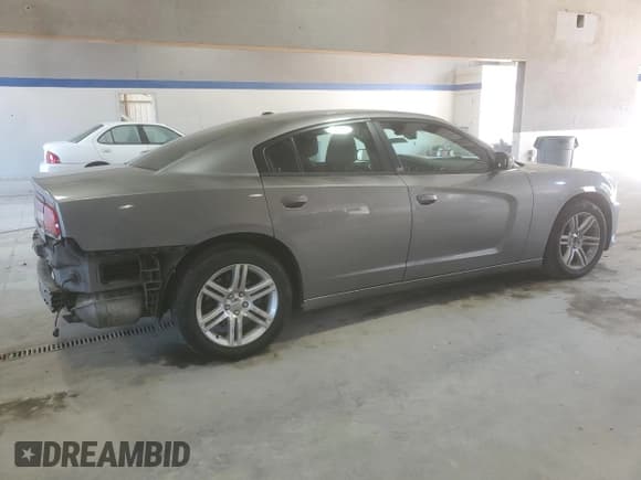 ✅ 2011 Dodge Charger Rallye • VIN: 2B3CL3CG7BH597355 • Лот: 70830125. Опубликован ранее на Copart с пробегом 196 196 миль. Бесплатный доступ к архиву аукционных продаж из США и подробный отчёт об истории автомобиля на DreamBid. Изображение 3.
