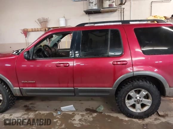 ✅ 2004 Ford Explorer XLT • VIN: 1FMDU73W64UB65897 • Lot: 41477174. Wystawiony na IAAI z przebiegiem 221 442 mil. Bezpłatny archiwum sprzedaży aukcyjnych z USA i szczegółowy raport historii pojazdu na DreamBid. Zdjęcie 15.