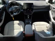 ✅ 2022 Hyundai Ioniq SE • VIN: KMHC75LC3NU268998 • Lot: 55260745. Wystawiony na Copart z przebiegiem 80 483 mil. Bezpłatny archiwum sprzedaży aukcyjnych z USA i szczegółowy raport historii pojazdu na DreamBid. Zdjęcie 8.