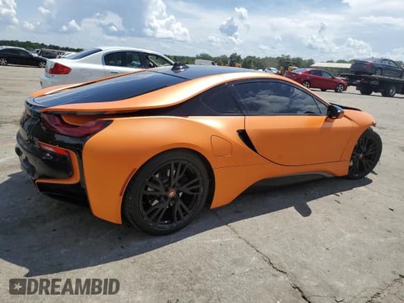 ✅ 2015 BMW i8 • VIN: WBY2Z2C55FV391447 • Lot: 60150713. Wystawiony na Copart z przebiegiem 84 305 mil. Bezpłatny archiwum sprzedaży aukcyjnych z USA i szczegółowy raport historii pojazdu na DreamBid. Zdjęcie 3.