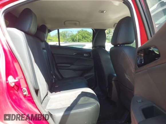 ✅ 2024 Mitsubishi Eclipse Cross SE • VIN: JA4ATWAA7RZ003387 • Лот: 42691727. Опубликован ранее на IAAI с пробегом 40 419 миль. Бесплатный доступ к архиву аукционных продаж из США и подробный отчёт об истории автомобиля на DreamBid. Изображение 8.