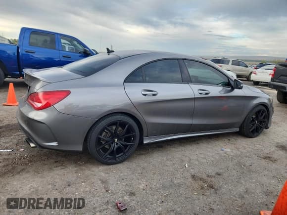 ✅ 2016 Mercedes-Benz CLA 250 • VIN: WDDSJ4EB5GN376011 • Lot: 81336265. Wystawiony na Copart z przebiegiem 98 919 mil. Bezpłatny archiwum sprzedaży aukcyjnych z USA i szczegółowy raport historii pojazdu na DreamBid. Zdjęcie 3.