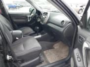 ✅ 2005 Toyota RAV4 • VIN: JTEHD20V156041526 • Лот: 43792888. Опубликован ранее на IAAI с пробегом 176 253 миль. Бесплатный доступ к архиву аукционных продаж из США и подробный отчёт об истории автомобиля на DreamBid. Изображение 5.