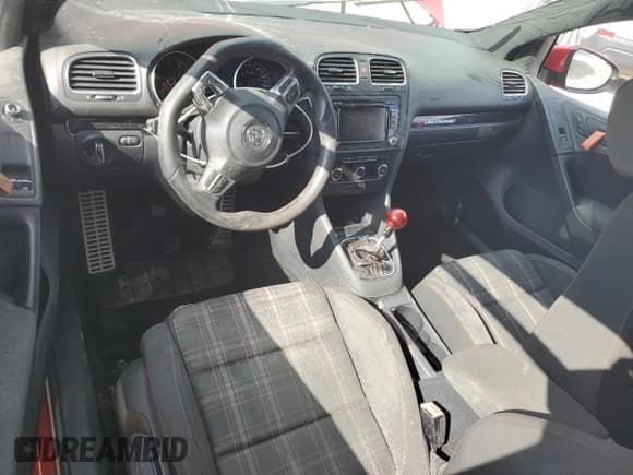 ✅ 2012 Volkswagen Golf GTI PZEV • VIN: WVWED7AJ9CW150894 • Lot: 71702684. Wystawiony na Copart z przebiegiem 219 792 mil. Bezpłatny archiwum sprzedaży aukcyjnych z USA i szczegółowy raport historii pojazdu na DreamBid. Zdjęcie 8.