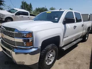 ✅ 2019 Chevrolet Silverado 2500HD Work Truck • VIN: 1GC1KREGXKF221985 • Lot: 42556084. Wystawiony na IAAI z przebiegiem 175 802 mil. Bezpłatny archiwum sprzedaży aukcyjnych z USA i szczegółowy raport historii pojazdu na DreamBid. Zdjęcie 1.