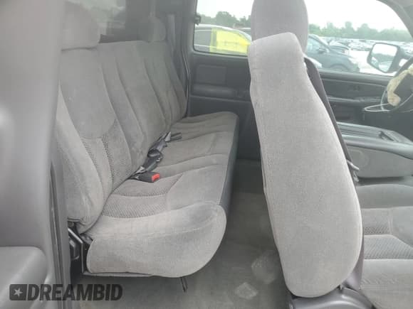 ✅ 2004 Chevrolet Silverado 2500HD LT • VIN: 1GCHK29194E131294 • Lot: 59079955. Wystawiony na Copart z przebiegiem 281 136 mil. Bezpłatny archiwum sprzedaży aukcyjnych z USA i szczegółowy raport historii pojazdu na DreamBid. Zdjęcie 10.