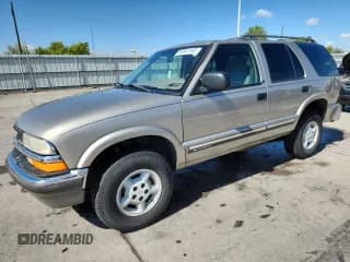 ✅ 2000 Chevrolet Blazer LT • VIN: 1GNDT13W1YK289332 • Lot: 80941165. Wystawiony na Copart z przebiegiem 190 063 mil. Bezpłatny archiwum sprzedaży aukcyjnych z USA i szczegółowy raport historii pojazdu na DreamBid. Zdjęcie 1.