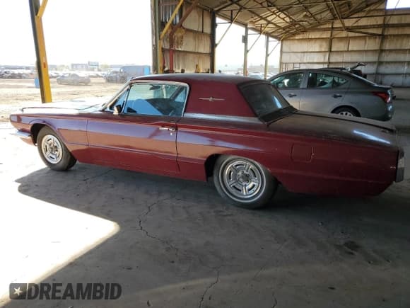 ✅ 1966 Ford Thunderbird • VIN: 6Y81Q144916 • Lot: 47264295. Wystawiony na Copart z przebiegiem 99 738 mil. Bezpłatny archiwum sprzedaży aukcyjnych z USA i szczegółowy raport historii pojazdu na DreamBid. Zdjęcie 2.