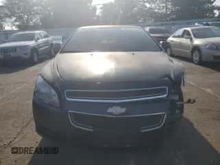 2010 Chevrolet Malibu 1LS z VIN 1G1ZB5EB2A4131409, wystawiony jako Copart lot #67846974 z przebiegiem 244 870 mil mil oraz Szkoda całkowita • Salvage title. Historia ofert i sprzedaży dostępna na DreamBid. Obrazek 5.