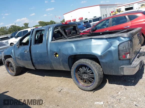 ✅ 2011 Chevrolet Silverado 1500 LT • VIN: 1GCRCSE08BZ391710 • Lot: 43128985. Listed on IAAI with 173,008 mi. Free auction sales archive from the USA and detailed vehicle history report at DreamBid. Image 13.