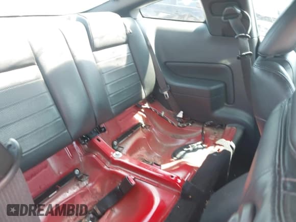 ✅ 2008 Ford Mustang GT Deluxe • VIN: 1ZVHT82H285184963 • Lot: 42479534. Listed on IAAI with 164,349 mi. Free auction sales archive from the USA and detailed vehicle history report at DreamBid. Image 8.