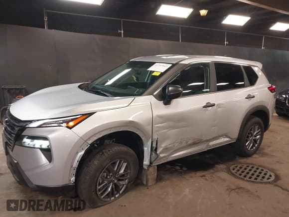 ✅ 2025 Nissan Rogue S • VIN: 5N1BT3ABXSC776215 • Lot: 41797913. Listed on IAAI with 60 mi. Free auction sales archive from the USA and detailed vehicle history report at DreamBid. Image 6.