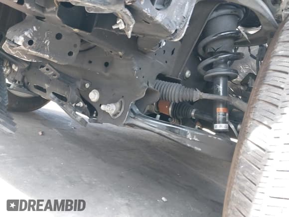 ✅ 2021 Chevrolet Suburban Premier • VIN: 1GNSKFKD8MR200350 • Lot: 43351867. Wystawiony na IAAI z przebiegiem 67 920 mil. Bezpłatny archiwum sprzedaży aukcyjnych z USA i szczegółowy raport historii pojazdu na DreamBid. Zdjęcie 18.