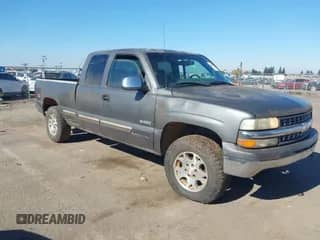 2001 Chevrolet Silverado 1500 LS with VIN 1GCEK19T31E172658, listed as a IAAI auction lot 43553219 with 202,604 mi miles and . Bid and sale history available at DreamBid. Image 1.