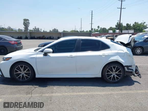 2021 Toyota Camry Hybrid SE с VIN 4T1G31AK8MU549371, выставлен на аукционе IAAI как лот 42910067 с пробегом 125 411 миль миль и . История ставок и продаж доступна на DreamBid. Изображение 14.