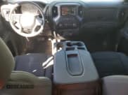 ✅ 2019 Chevrolet Silverado 1500 Custom • VIN: 1GCPYBEH0KZ370607 • Lot: 46802605. Wystawiony na Copart z przebiegiem 112 881 mil. Bezpłatny archiwum sprzedaży aukcyjnych z USA i szczegółowy raport historii pojazdu na DreamBid. Zdjęcie 8.