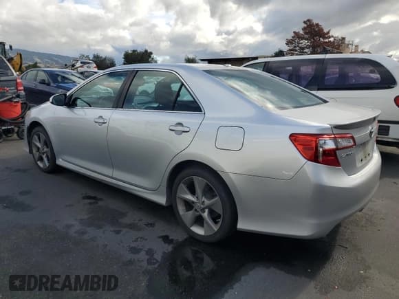 ✅ 2013 Toyota Camry XLE • VIN: 4T1BK1FK8DU525657 • Lot: 93037955. Wystawiony na Copart z przebiegiem 205 905 mil. Bezpłatny archiwum sprzedaży aukcyjnych z USA i szczegółowy raport historii pojazdu na DreamBid. Zdjęcie 2.