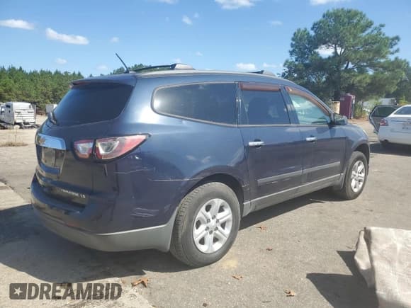 ✅ 2015 Chevrolet Traverse LS • VIN: 1GNKRFED9FJ133024 • Lot: 85125045. Wystawiony na Copart z przebiegiem Nie podano. Bezpłatny archiwum sprzedaży aukcyjnych z USA i szczegółowy raport historii pojazdu na DreamBid. Zdjęcie 3.